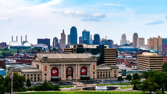 Show your support for the arts in Kansas City with our free Zoom