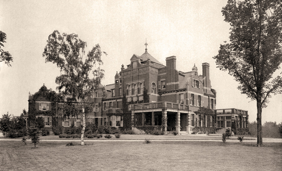 Photo of Marburg, the home of August and Emma Meyer in 1903. The residence became known as KCAI’s Vanderslice Hall in 1928.