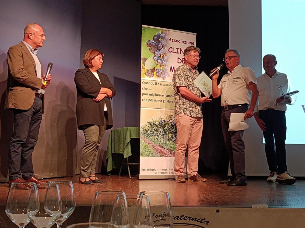 Vitis Vinifera, produced by Stéfan Balay (center) wins a special prize at Castelbrando